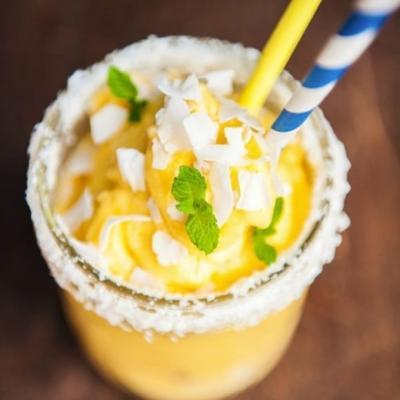 Nicecream Rezepte: Nicecream mit Mango, Banane, Limette und Ingwer.